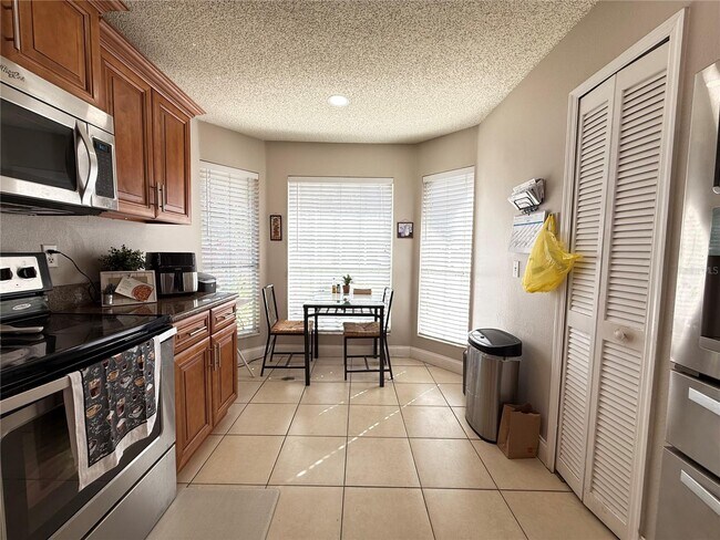 Building Photo - 8055 Antibes Ct