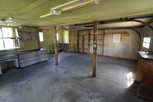 Building Photo - 1604 N Smith St