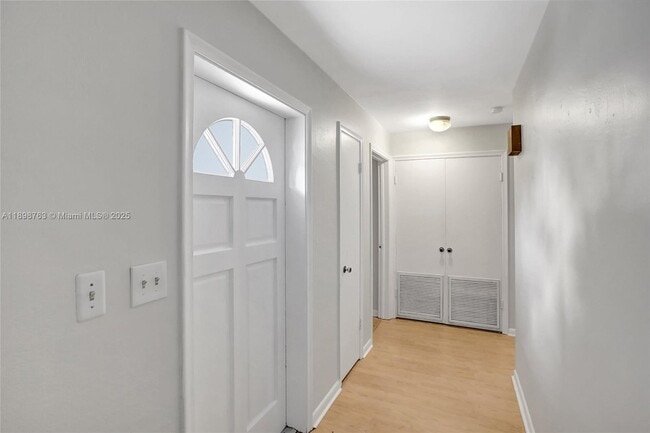 Building Photo - 5386 Balsam Terrace