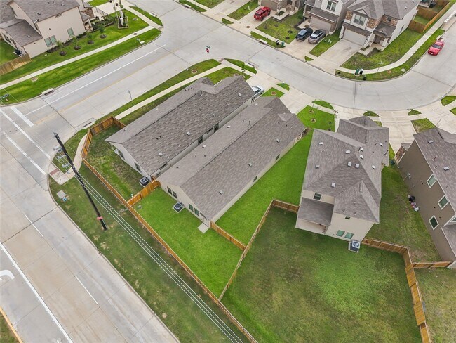 Building Photo - 7911 Tuscan Cypress Dr