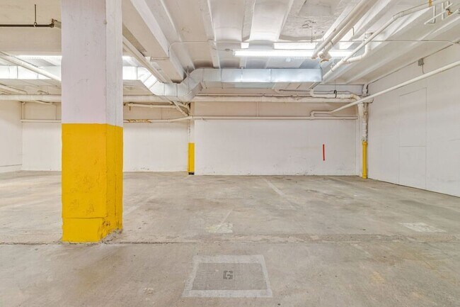 Building Photo - 738 Longfellow St NW