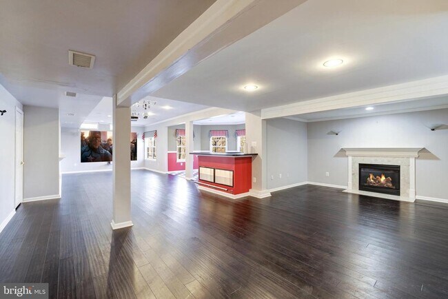 Building Photo - 43258 Meadowood Ct