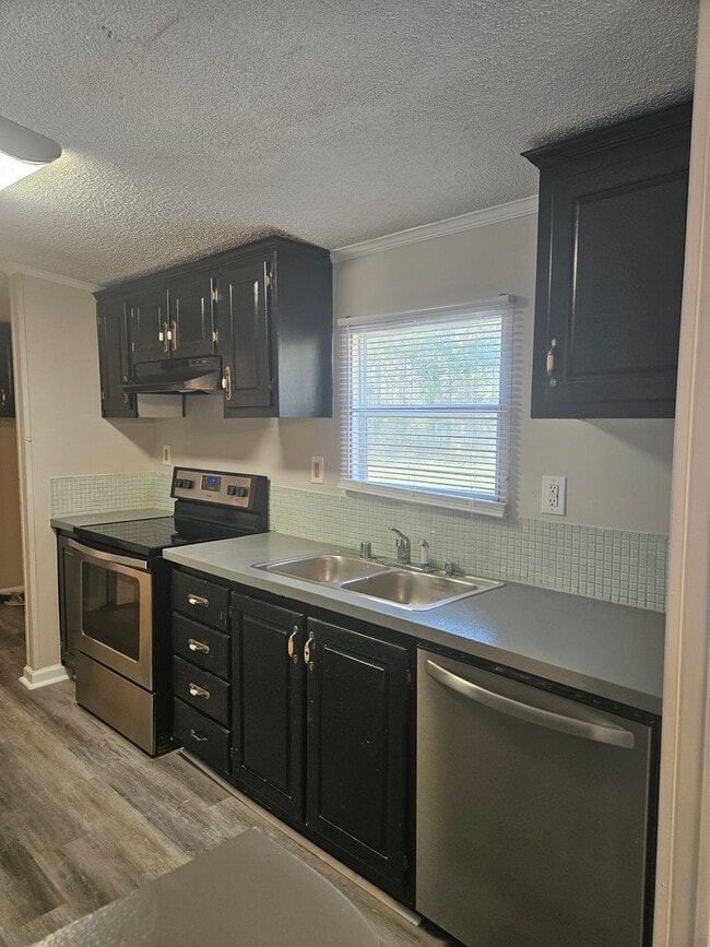 Building Photo - NEW LISTING!!!!!