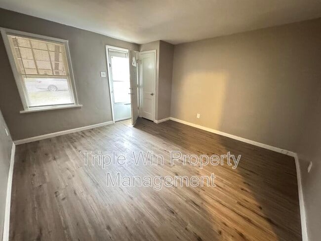 Building Photo - 3110 Calvert Ave