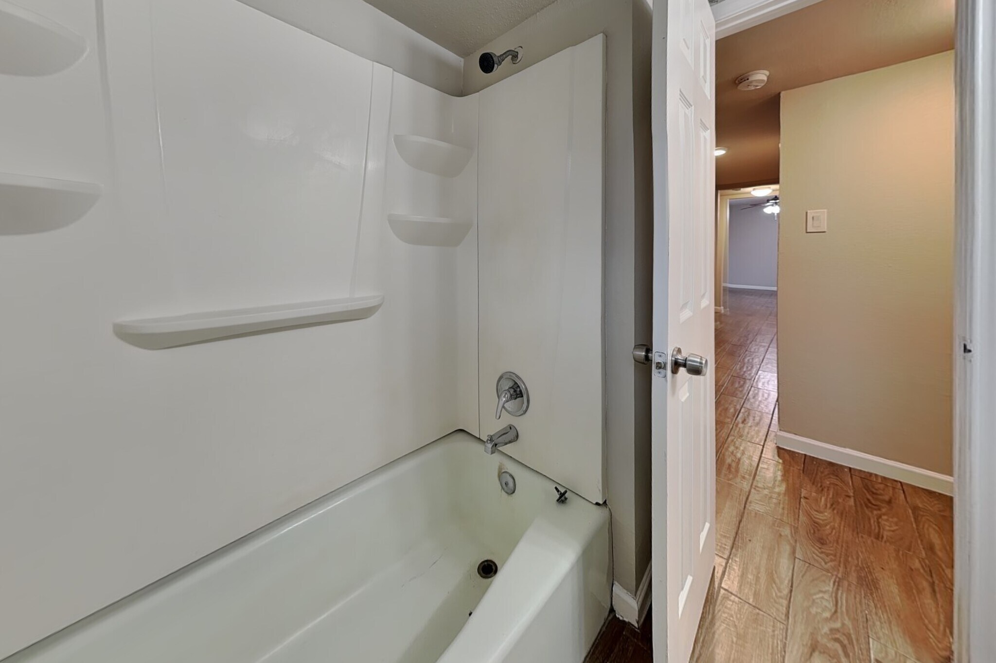 Building Photo - 4523 Bayou Vista Dr
