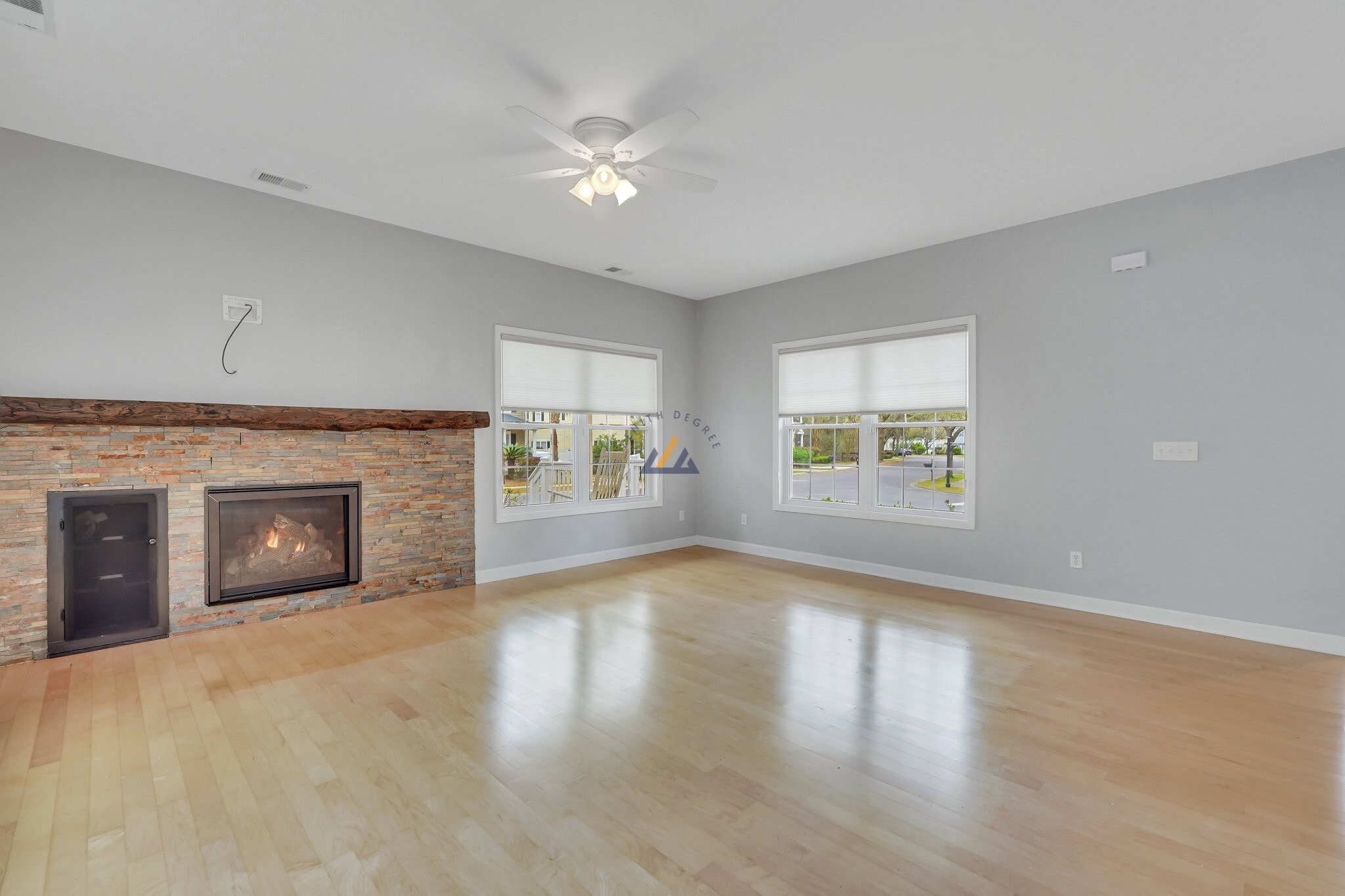 Building Photo - 76 Westbury Park Way