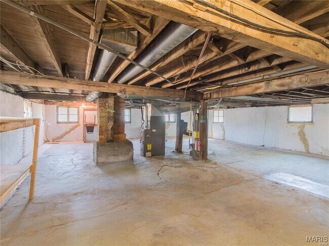 Building Photo - 7410 Hoover Ave