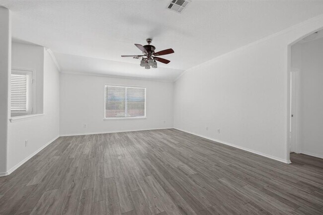 Building Photo - 315 Waterlily Way