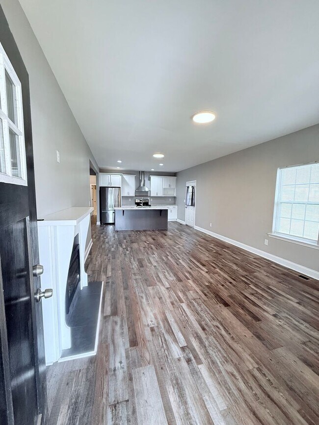 Building Photo - Shannon (Rome) Bungalow available to move in tomorrow!