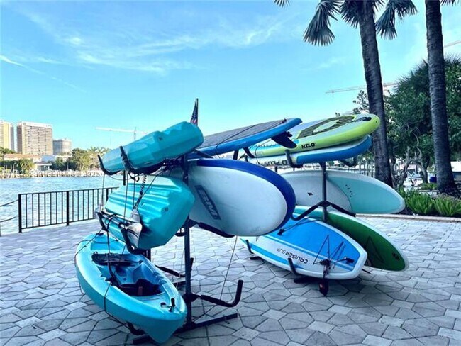 Building Photo - 10101 E Bay Harbor Dr