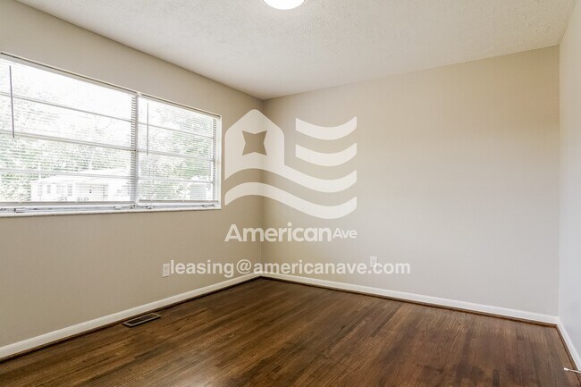 Building Photo - 6825 6th Ave S