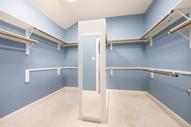 Building Photo - 6743 Honeycrest Lane