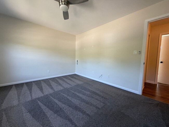 Building Photo - 2099 Commonwealth Dr