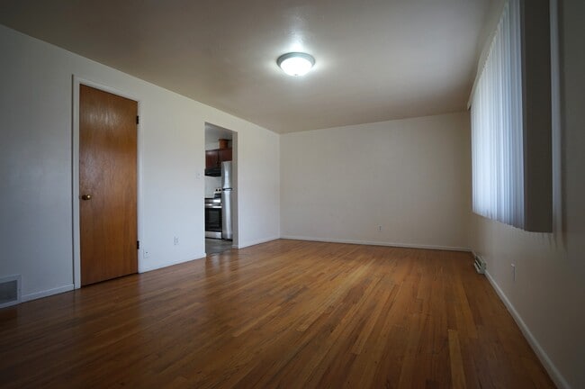 Building Photo - 2500 Westchester Dr