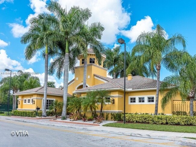 Building Photo - 4537 SW 134th Ave