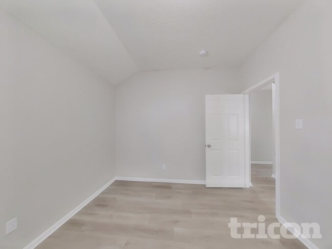 Building Photo - 3123 Spring Ranch Ln