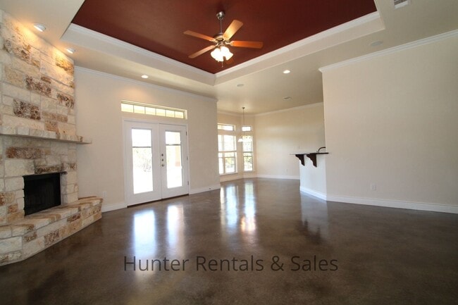 Building Photo - Chica Ranch!