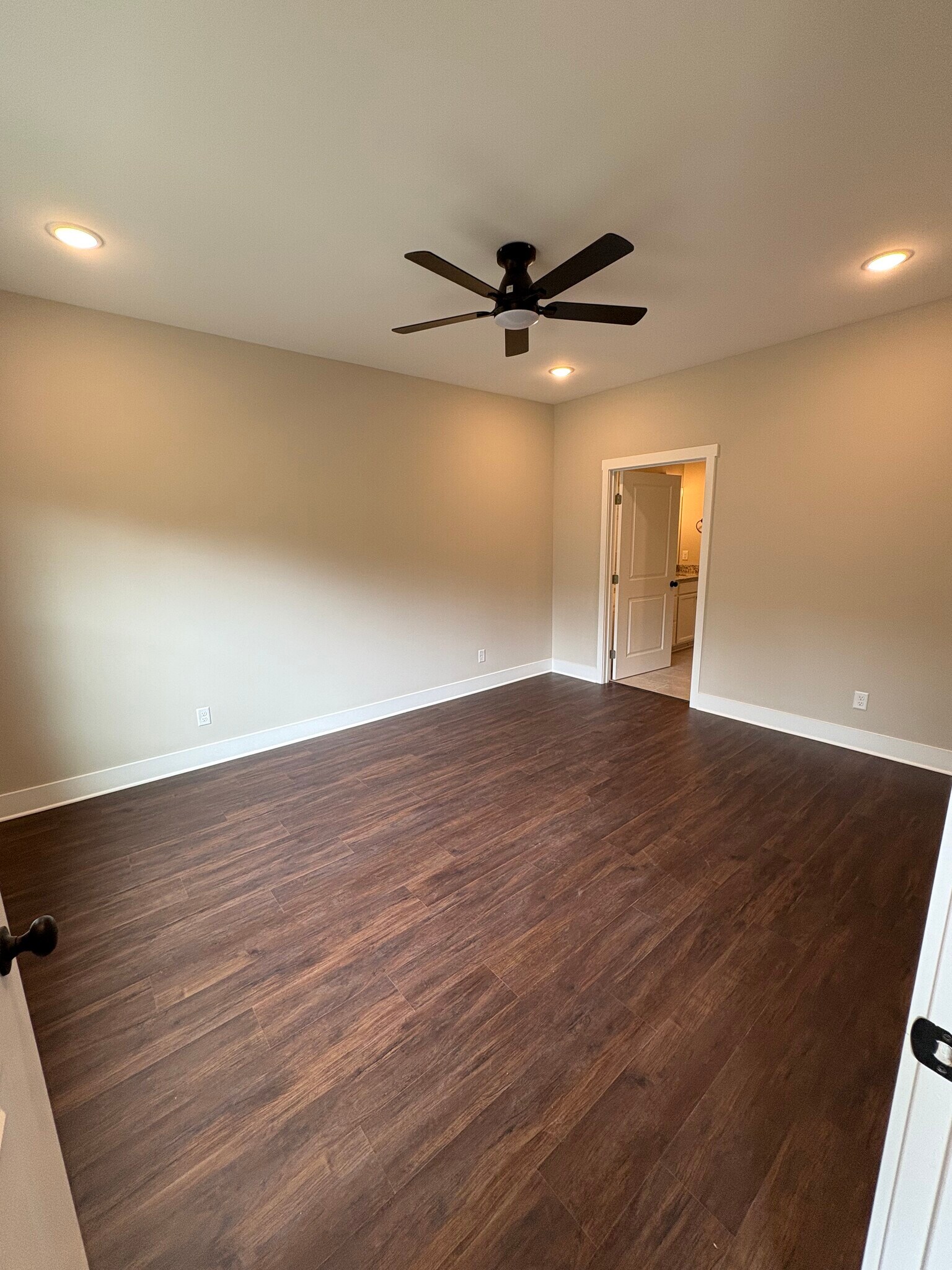 Building Photo - 4683 Heiskell Dr
