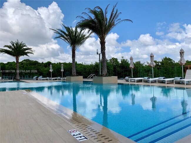 Building Photo - 16385 Biscayne Blvd