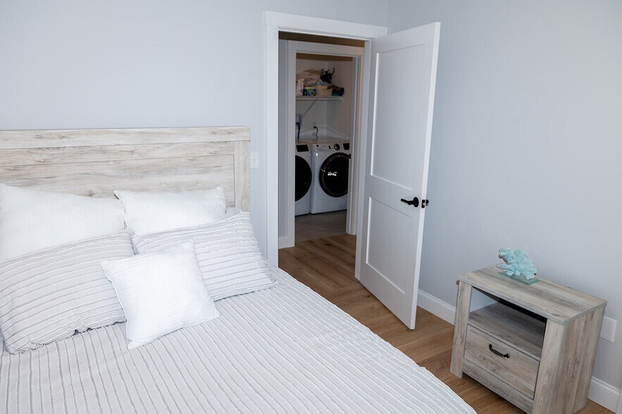 Building Photo - 30 Cate St