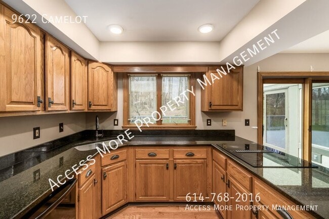 Building Photo - SPACIOUS & GRAND HOME IN PICKERINGTON!
