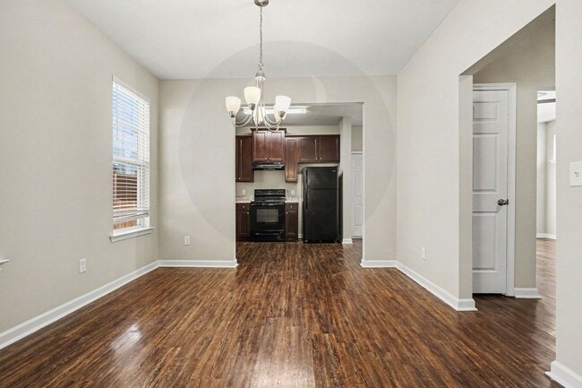 Building Photo - Must See 3BR/2.5BA Home in East Point!