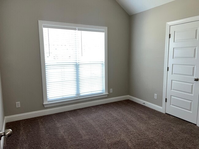 Building Photo - 7161 Paisley Cir