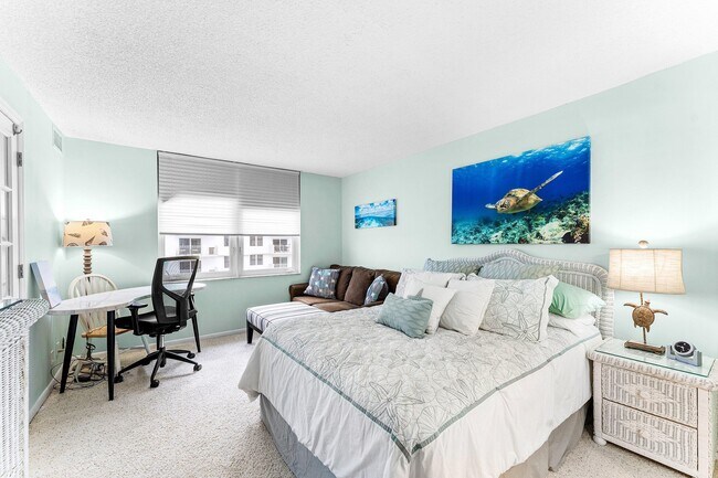 Building Photo - 3215 S Ocean Blvd