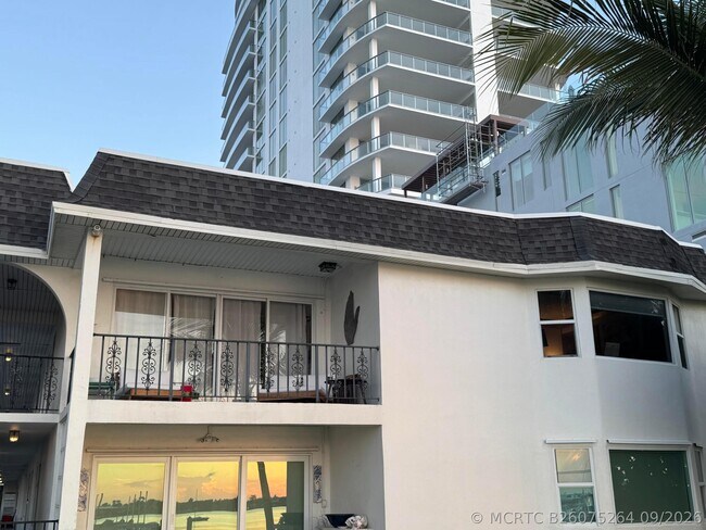Building Photo - 4700 N Flagler Dr
