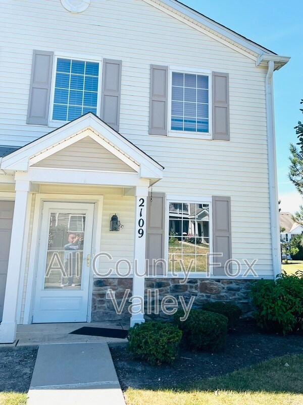 Primary Photo - 2109 Silverstone Dr