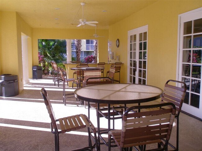 Building Photo - 5711 Bentgrass Dr