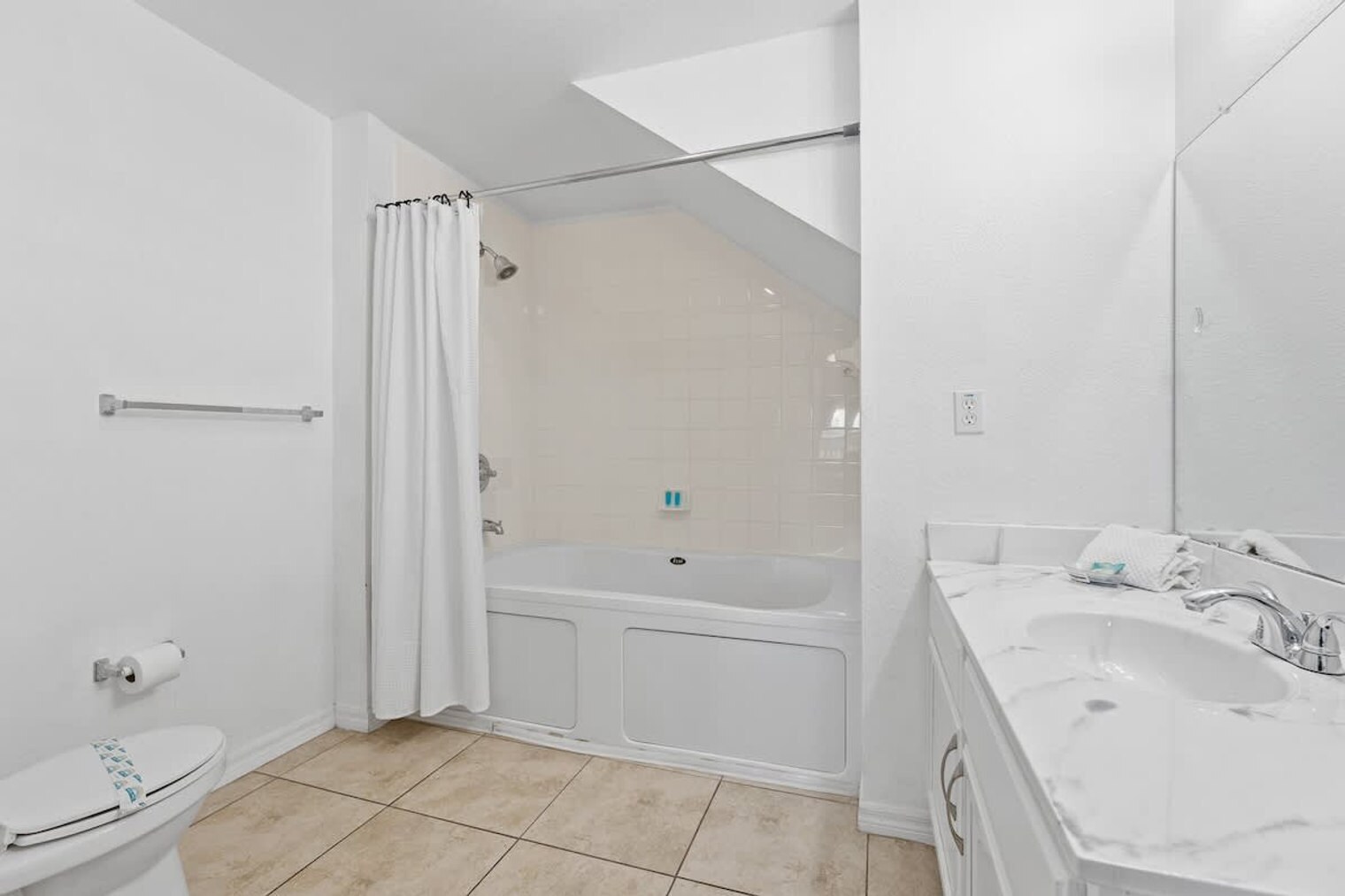Building Photo - 2610 Lodi Cir