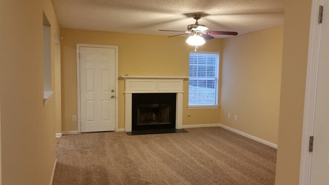 Building Photo - Beautiful 4-bedroom, 2.5 bath home!! (vide...