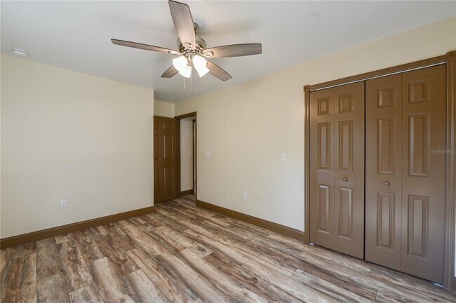 Building Photo - 1846 SE Lake Weir Ave