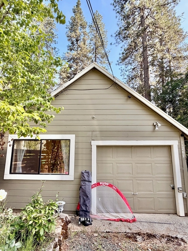 Building Photo - 11267 Butler Rd