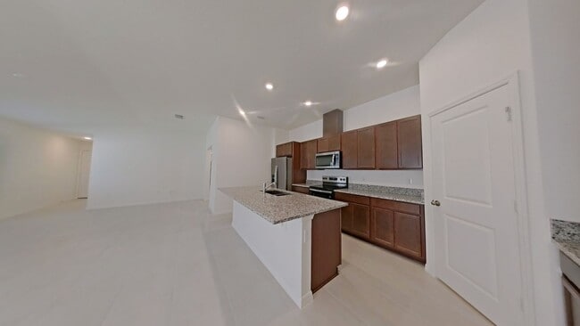 Building Photo - Beautiful New 4-Bedroom Home in Auburndale