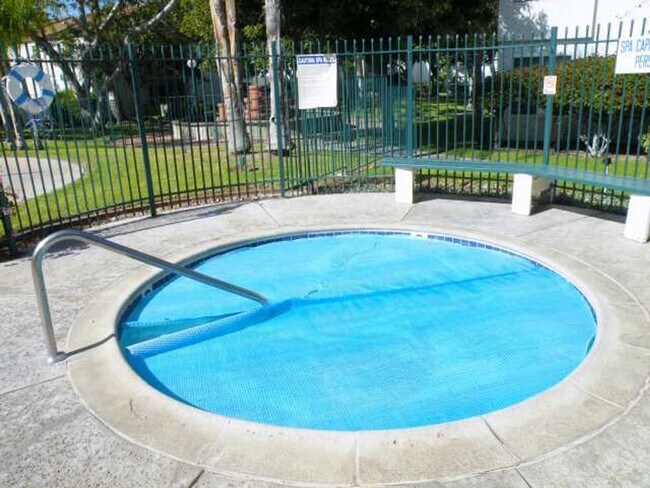Building Photo - Mission Valley- Centrally Located Condo with AC, Private Patio and Parking.