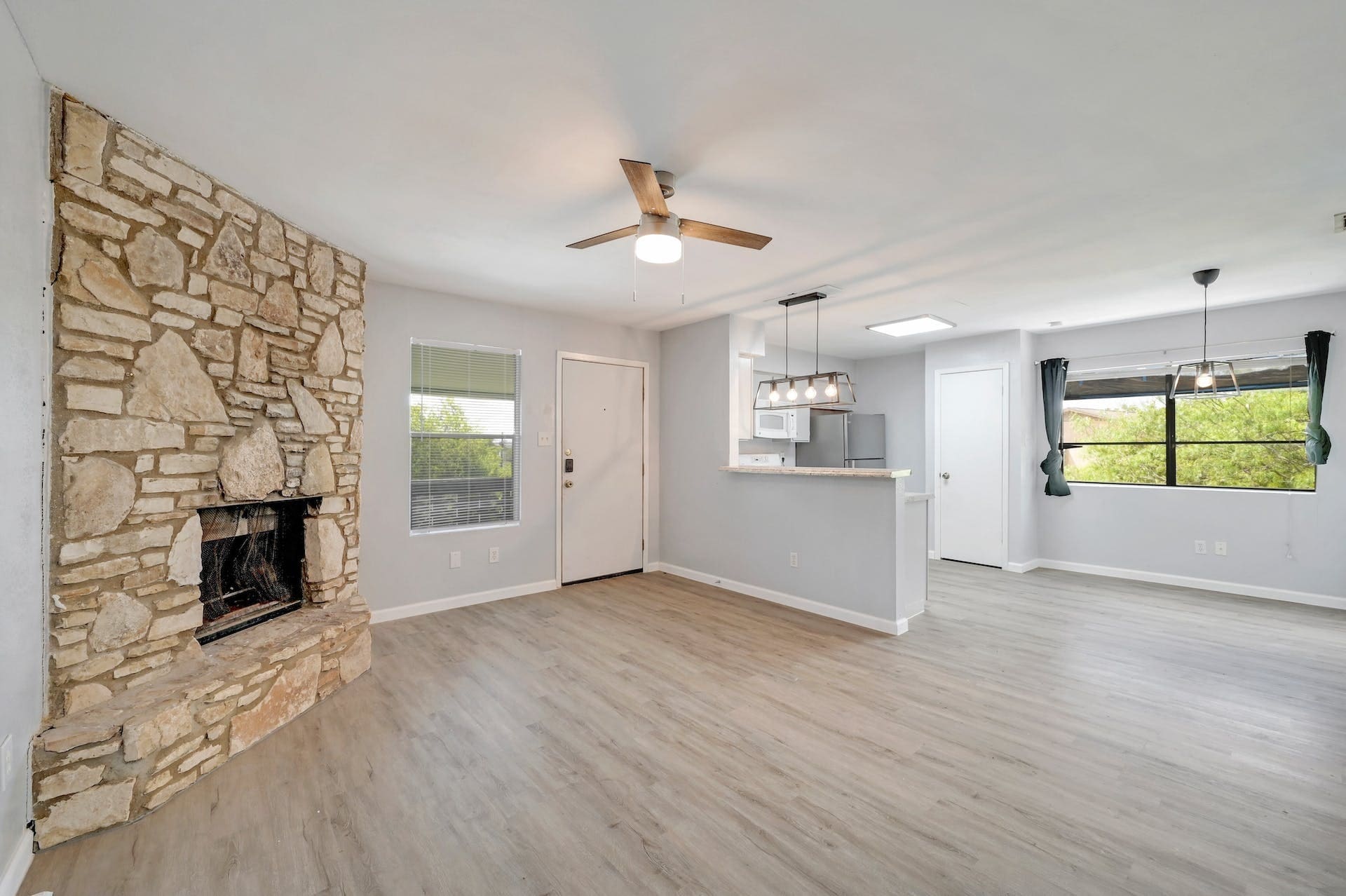 Building Photo - 801 Bracewood Cir