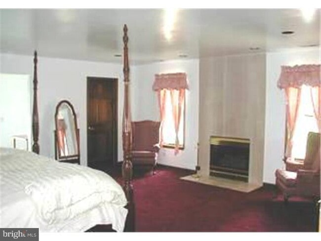 Building Photo - 120 Oechsle Rd