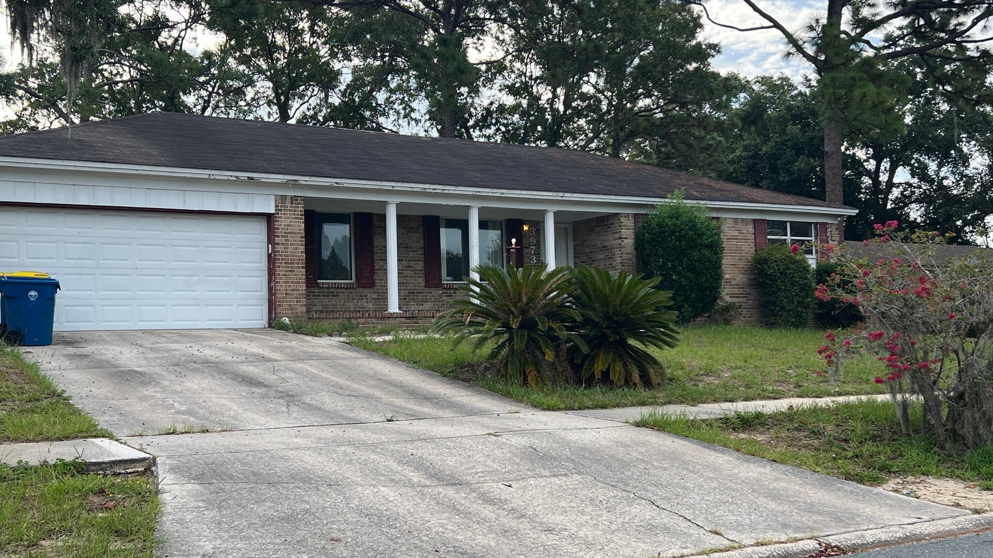 Building Photo - 3973 Chestwood Ave