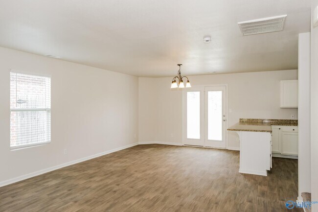 Building Photo - 129 Forestbrook Dr