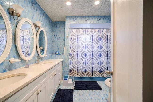 Building Photo - "Charming 1-Bedroom Retreat in the Heart of Bronx - Your Perfect Urban Oasis!"