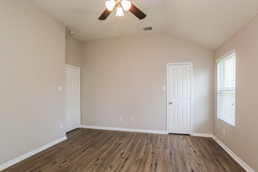 Building Photo - 9969 Kingfisher Dr