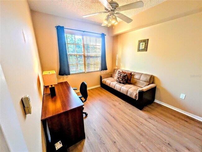 Building Photo - 5711 Bentgrass Dr