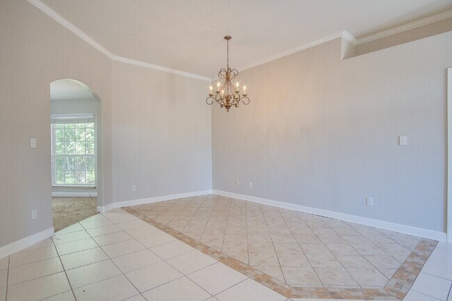 Building Photo - Spacious Pace Home with Office, Fireplace ...