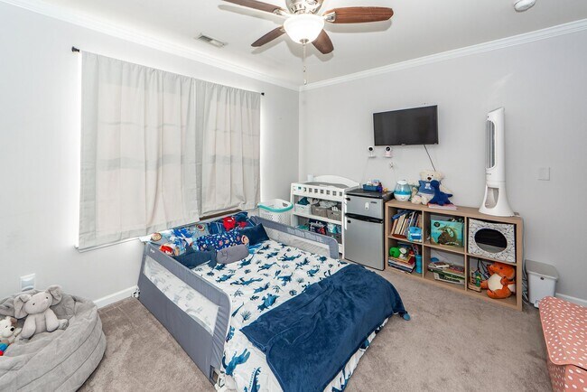 Building Photo - 3 Bedroom 2.5 Bath Single Family Home in S...