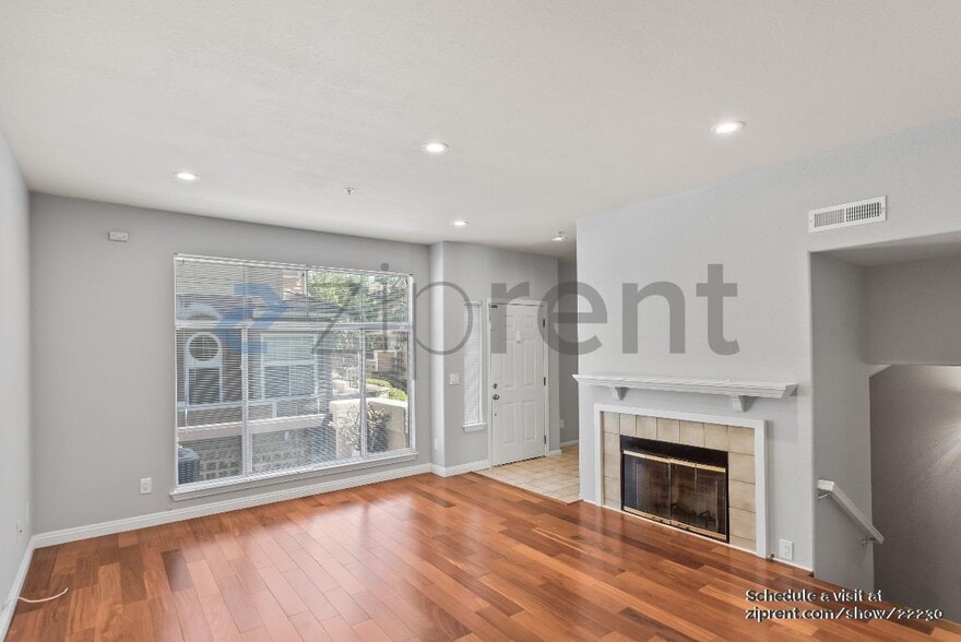 Building Photo - 437 Camille Cir