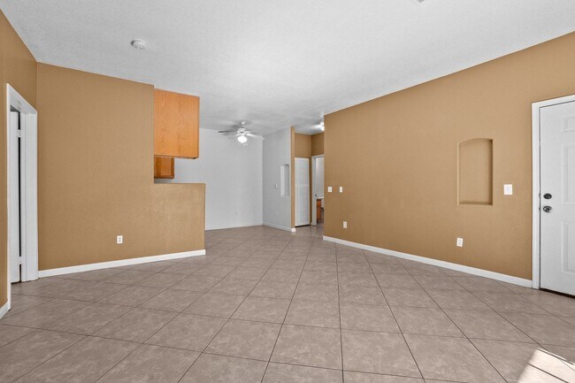 Building Photo - BEAUTIFUL 2 Bedroom Condo near Nellis Airf...