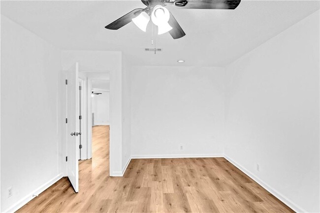 Building Photo - 509 Cedar St