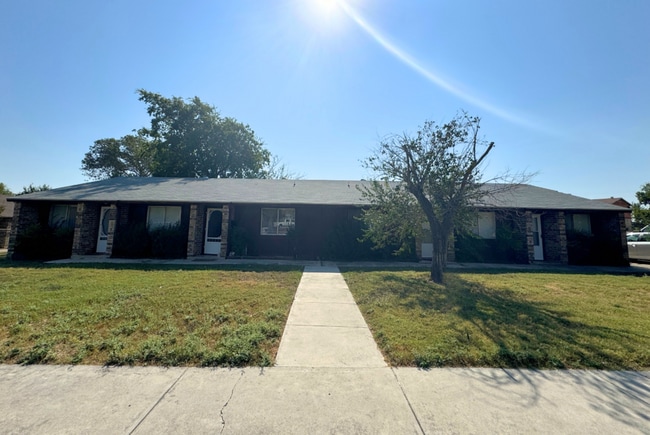 Primary Photo - 2211 Cascade Dr